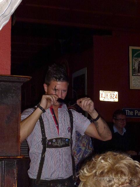 Podium 2012 Wiesn Tag 28.jpg - Die Brille macht's aus!